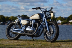 KAWASAKI-W650-Scrambler-cafeRacer-44